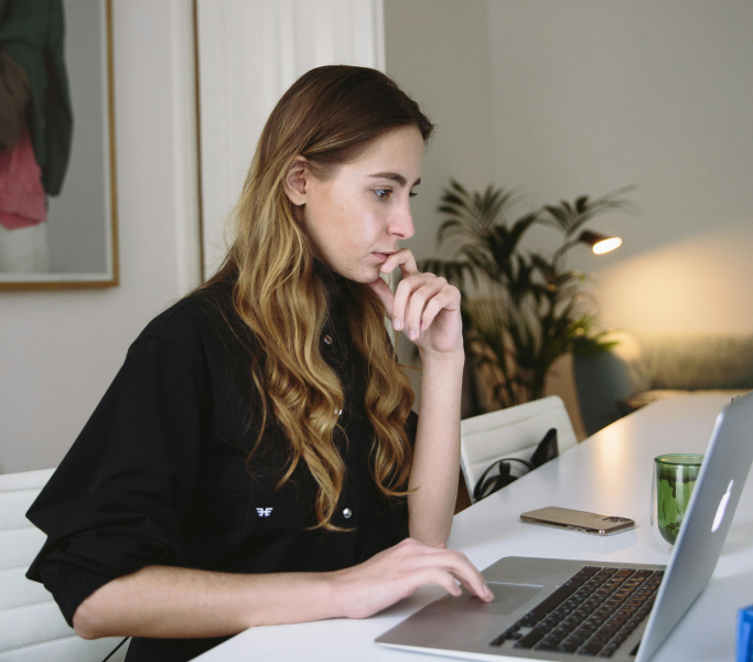 kobieta ucząca się